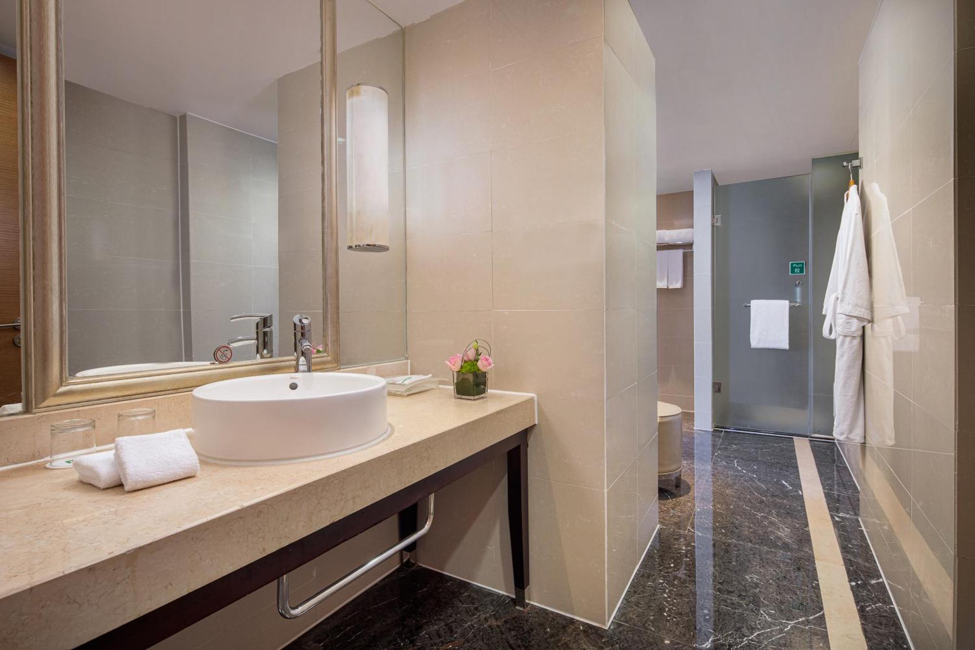 Holiday Inn Chengdu Century City-Easttower Bagian luar foto