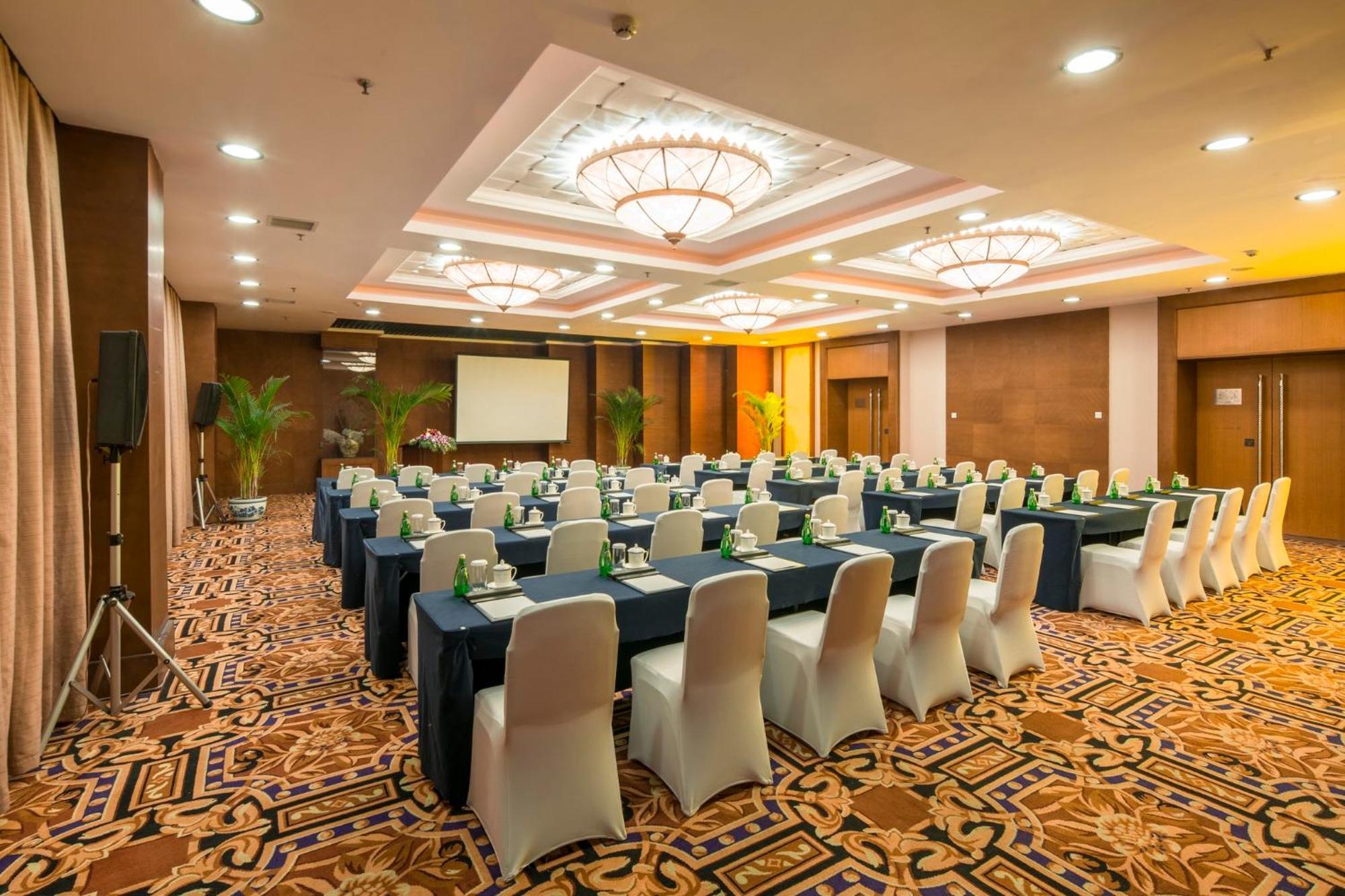 Holiday Inn Chengdu Century City-Easttower Bagian luar foto